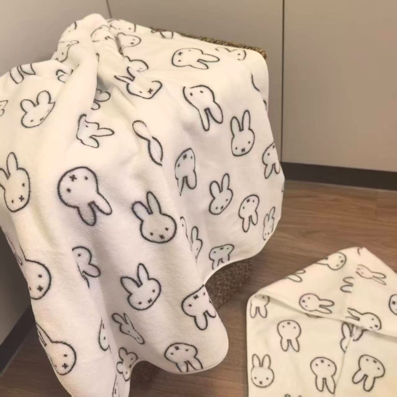 Simple Miffy Rabbit Sweet and  - Home Goods Bathroom Accessories 评论和价格
